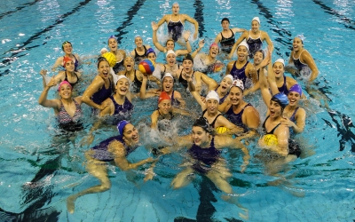 Germanor i bon ambient entre les jugadores del Natació Sabadell i el Barça | Pedro Salado - Futfem.cat